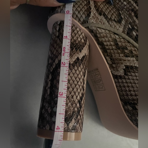Fashion Nova 🐍 booties👢! These are 🔥 - Picture 3 of 6